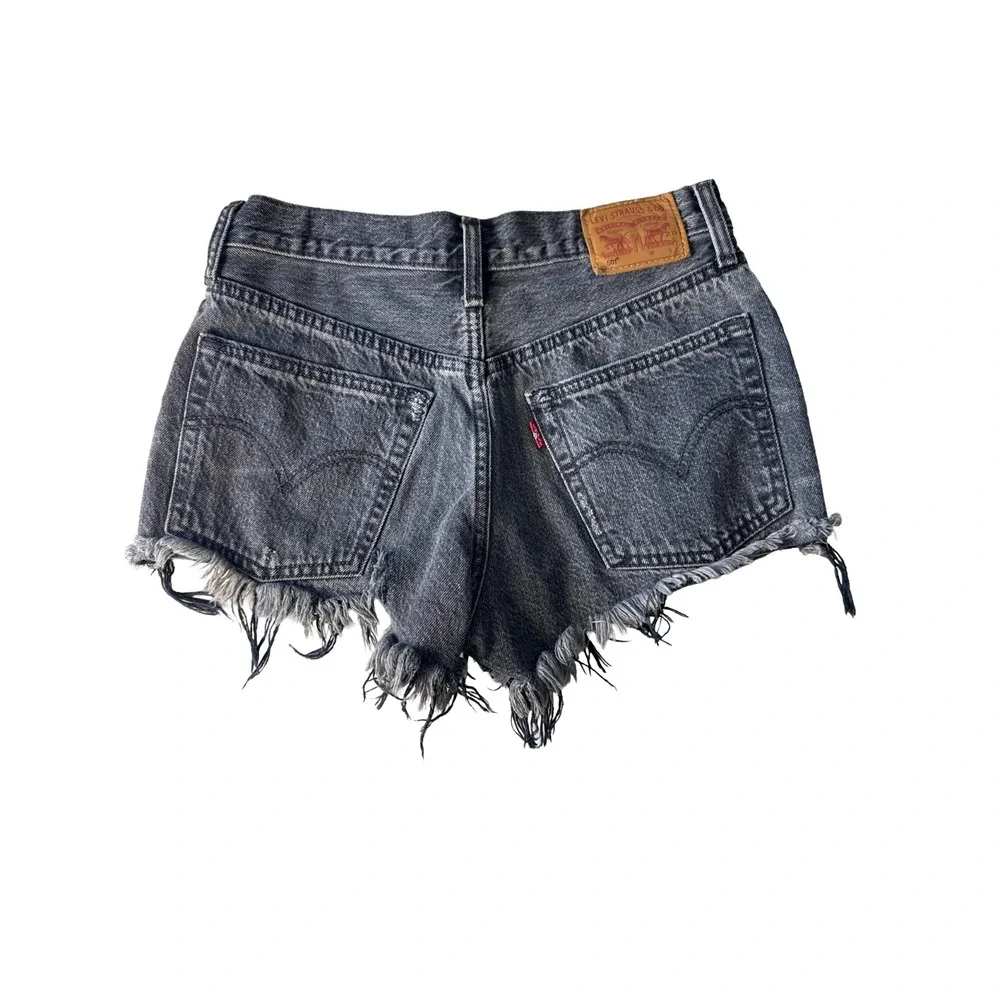 Levi's 501 Black Distressed Denim Shorts‎ Size 26 High Rise Cutoff Jean Casual